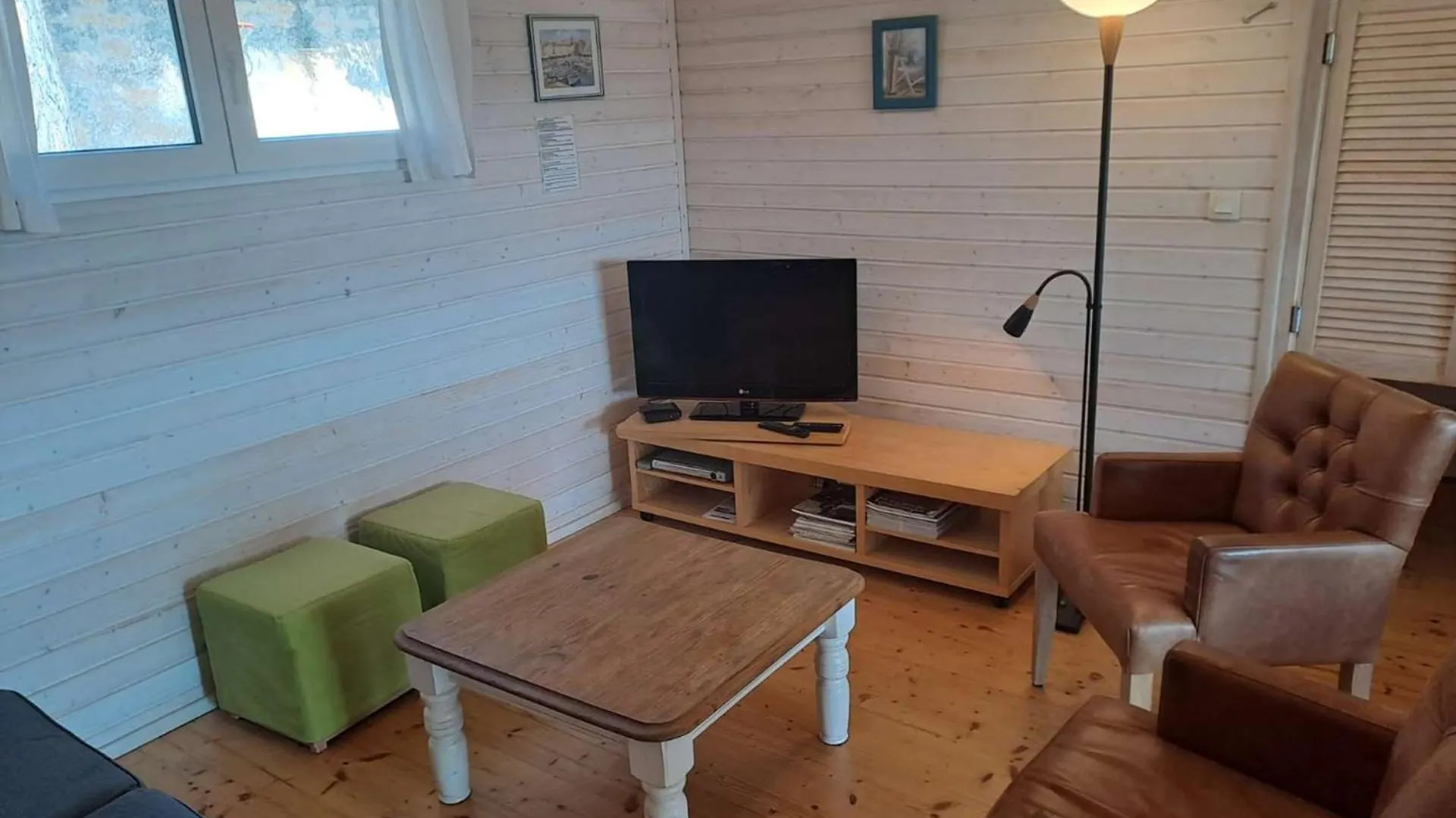 Villa Gasmim64 Chalet Californien Pour 6 Personnes Proche St-Tropez Gassin