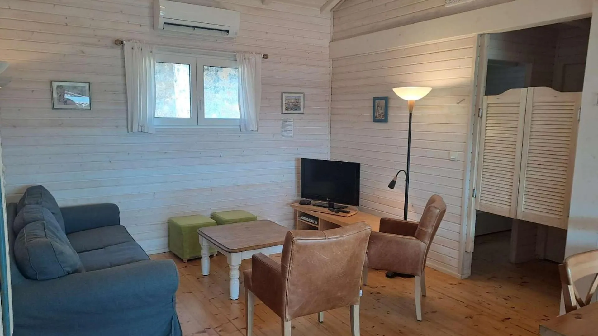 Gasmim64 Chalet Californien Pour 6 Personnes Proche St-Tropez Gassin 0*,  France